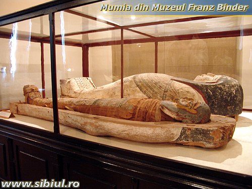 mumia-cu-sarcofag-din-muzeul-franz-binder-sibiu.jpg