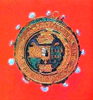 10.dukat.Au+Perlen+Rubinen+Emaille.Gabriel_Bathori.Cibinium (Hermannstadt).1611.revers.jpg