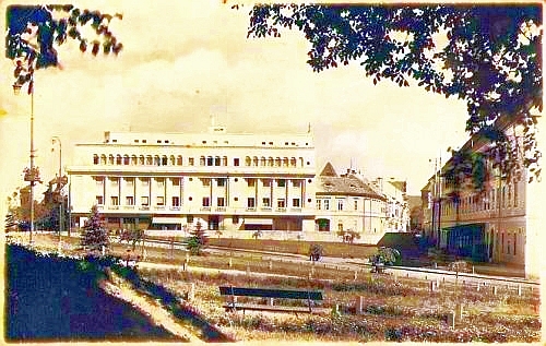 4402147_1.Hermannstadt-Sibiu.Hermannsplatz.1942.jpg