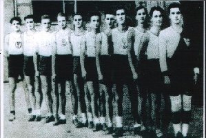 Handball1.Mitglieder des Hermannstaedter Turnvereins.1932..jpg