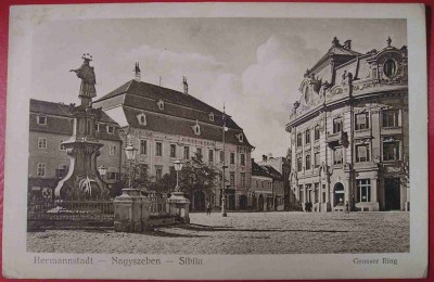 Hermannstadt-Nagyszeben-Sibiiu.Grosser Ring mit Johannes von Nepomuk.jpg