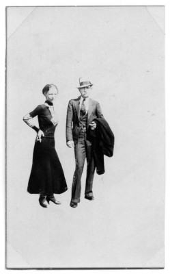 Clyde Barrow and Bonnie Parker.jpg
