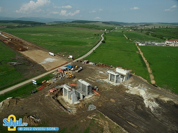 Autostrada A1 Orastie - Sibiu / Pasaj pe DJ143B spre Rusciori (Km 81) - Mai 2012